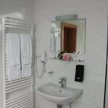 بيت ريفي Der Loewen, Loewen Betriebs- Und Management Gmbh *