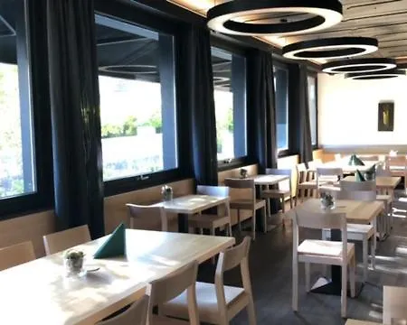 Der Loewen, Loewen Betriebs- Und Management Gmbh بيت ريفي